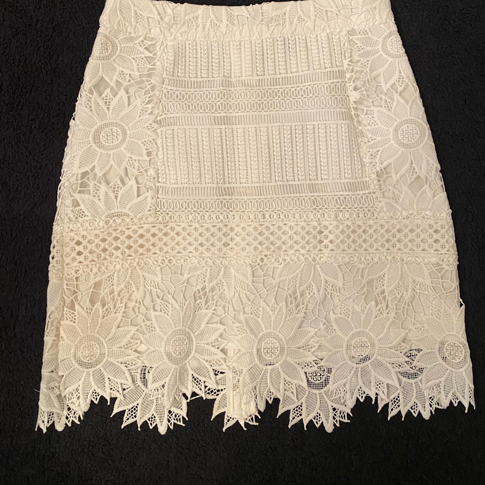 White Top-shop skirt with beautiful application over white lining.